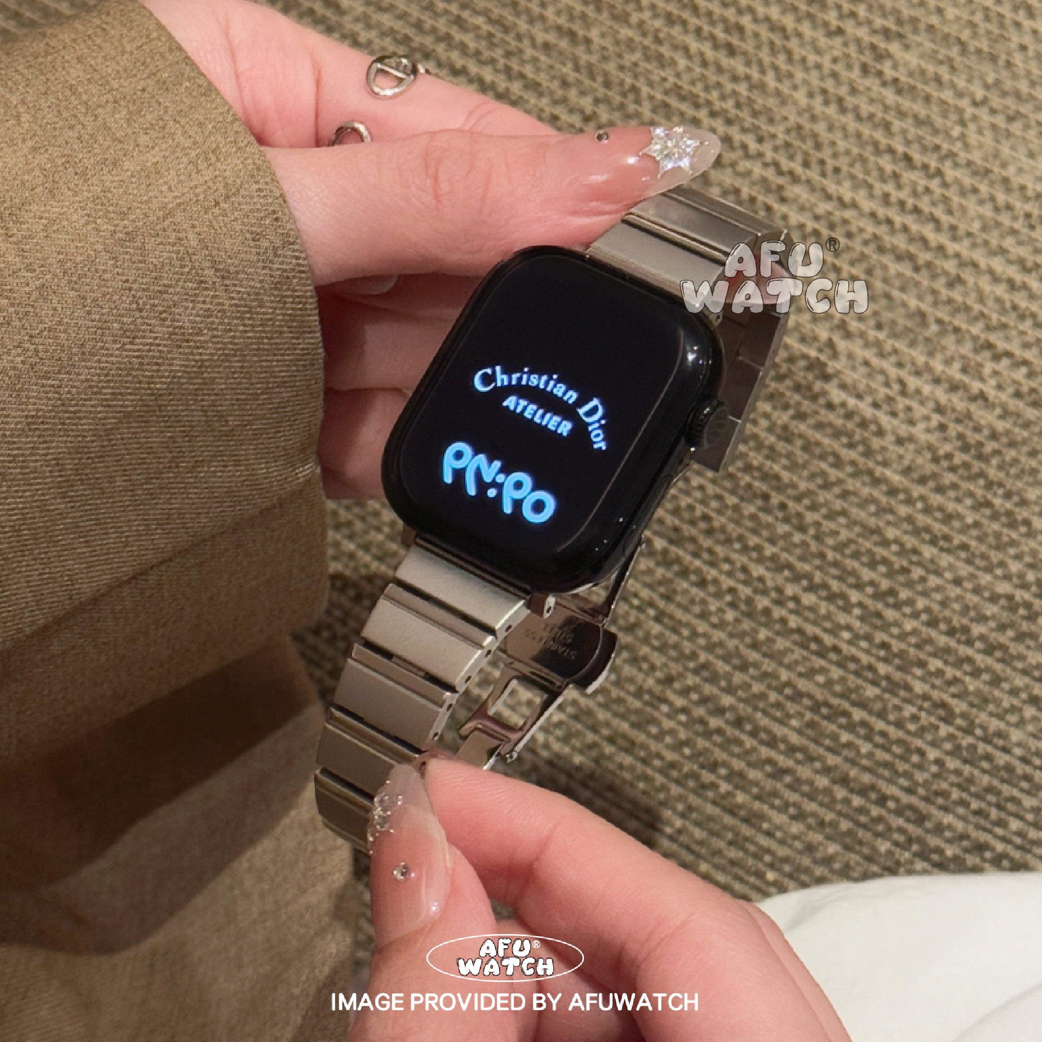 【小蛮腰升级版】适用苹果手表表带iWatch11/10代金属女夏