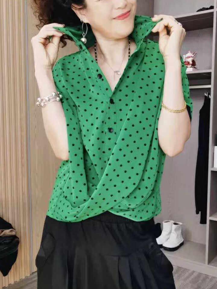 夏季新款服装波点下摆交叉衬衣遮肉女装绿色女士小衫衬衣妈妈衣服