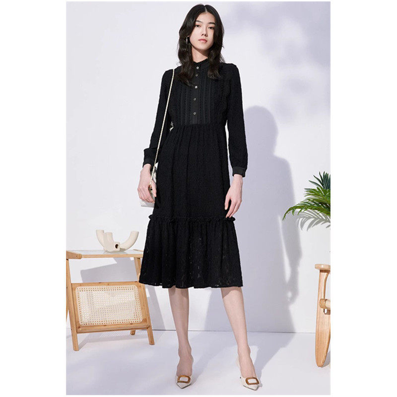 音儿美地女装2022冬季新款重工蕾丝收腰木耳边连衣裙LC62505220