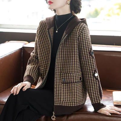 中年妈妈秋装千鸟格呢子外套
