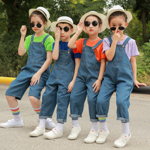 儿童六一演出服牛仔背带裤幼儿园毕业季合唱服糖果色男女短袖套装