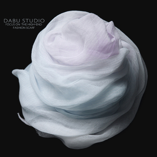 如云雾笼罩！淡雅三色渐变极端肤感柜200+真丝棉超大防晒丝巾披巾