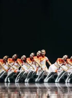 第十三届小荷风采琴声里的怀念舞蹈演出服红色主题表演服合唱服