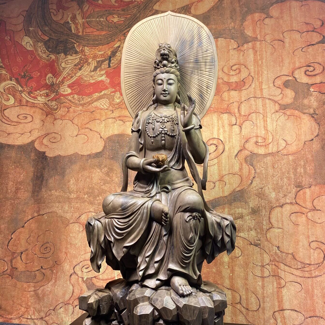 金丝楠木根雕自在观音坐像菩萨摆件雕刻中式佛像供奉纯手工打造