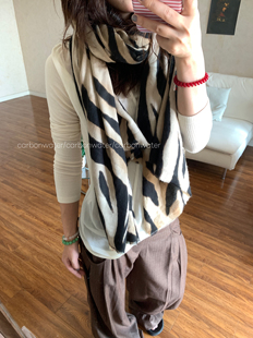 Carbon Water复古高级斑马纹围巾女秋冬保暖百搭围脖披肩两用