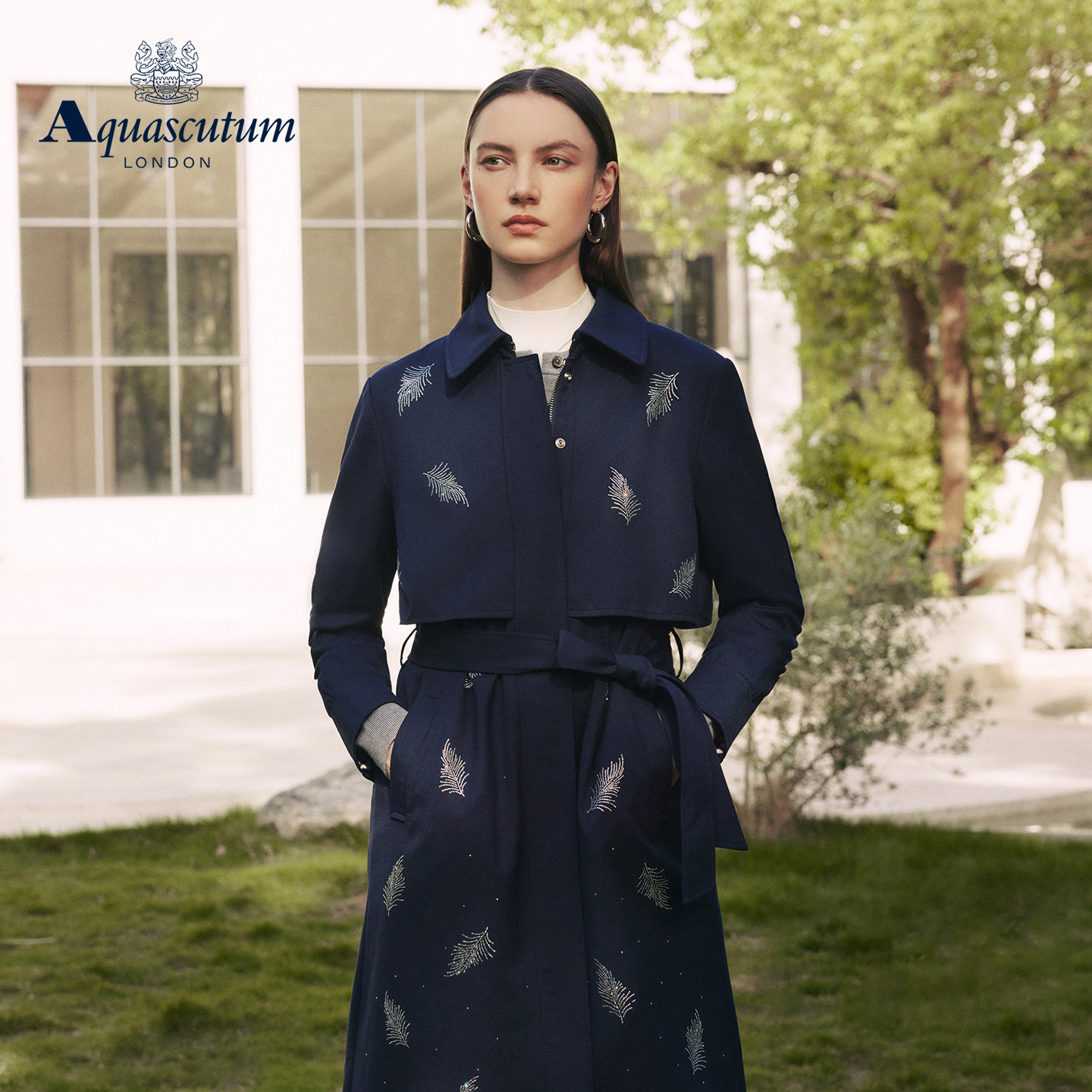Aquascutum/雅格狮丹秋冬新品女英伦风系带收腰长款风衣外套气质