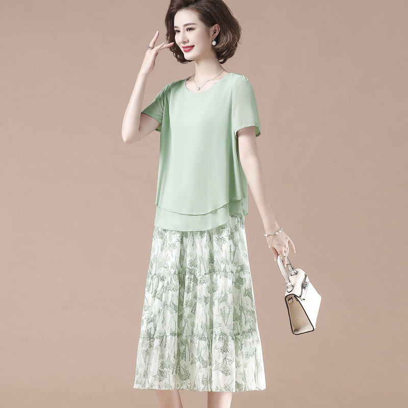 中年妈妈连衣裙夏季大码短袖上衣气质中老年女士夏装雪纺套装裙子