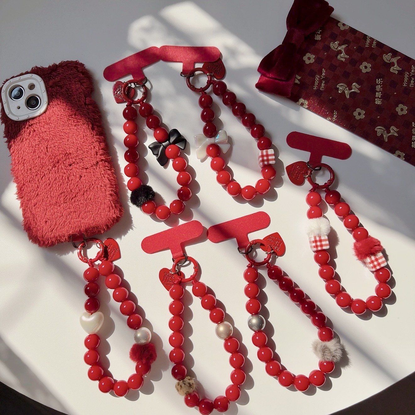 酒红色手机链挂绳招财转运2026新款高级串珠喜庆挂件本命年