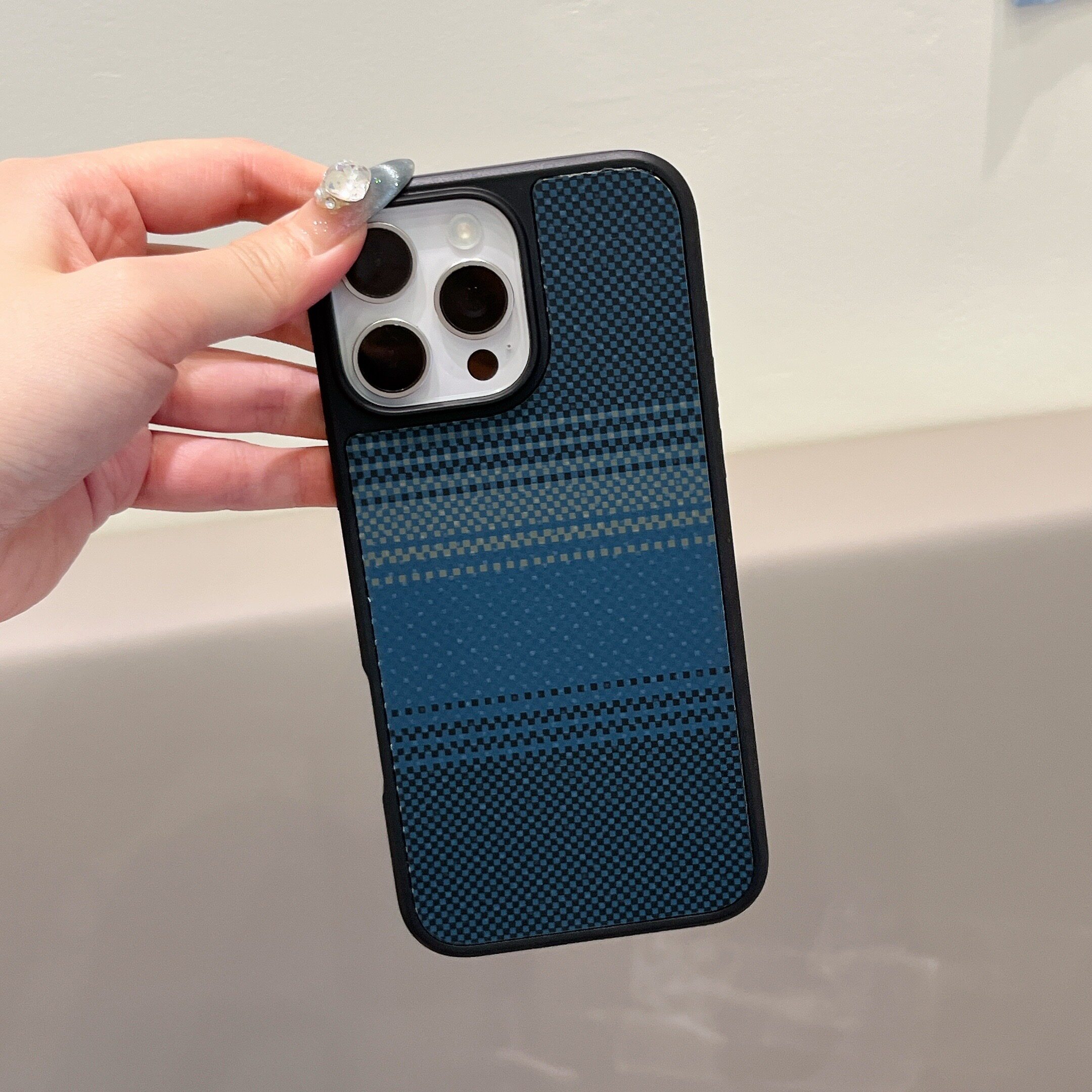 高级碳纤维纹适用于苹果16promax手机壳肤感刀锋黑边新款15pro男女14潮牌奢华13小众12防摔16plus保护壳