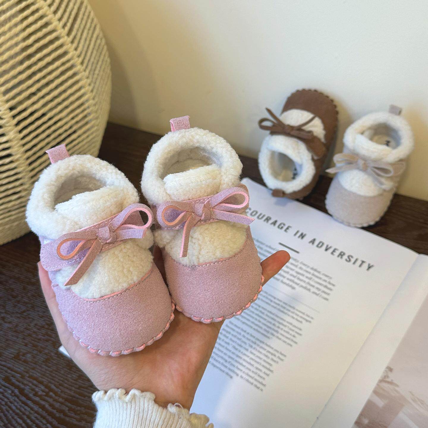 新生婴儿0-1岁女宝宝冬季软底加厚公主鞋百搭时尚加绒保暖学步鞋