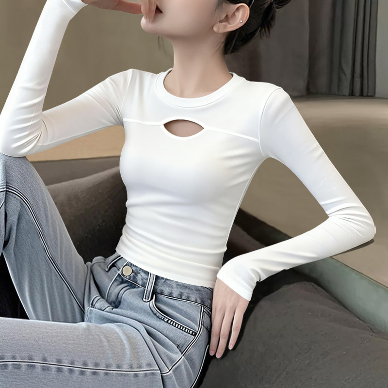 白色圆领镂空长袖打底女秋冬新款设计感正肩针织紧身内搭短款上衣