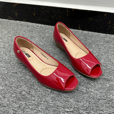 红色漆皮露趾坡跟一脚蹬单鞋女