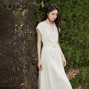 莱赛尔亚麻白色连衣裙女2026夏新款法式气质V领扭结收腰显瘦长裙