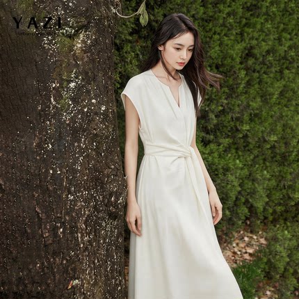 莱赛尔亚麻白色连衣裙女2026夏新款法式气质V领扭结收腰显瘦长裙