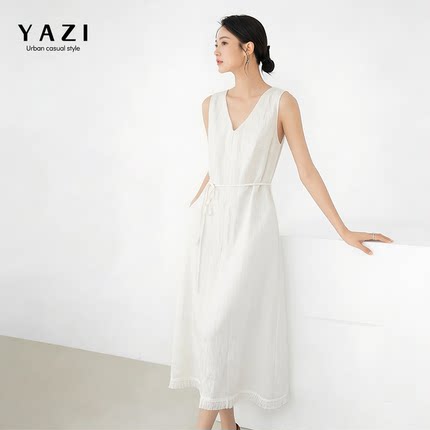 100%亚麻白色V领无袖连衣裙女夏新款老钱风下摆流苏收腰系带长裙