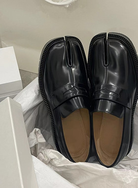 2025春夏新款真皮分趾猪蹄鞋粗跟漆皮小皮鞋女单鞋厚底懒人乐福鞋