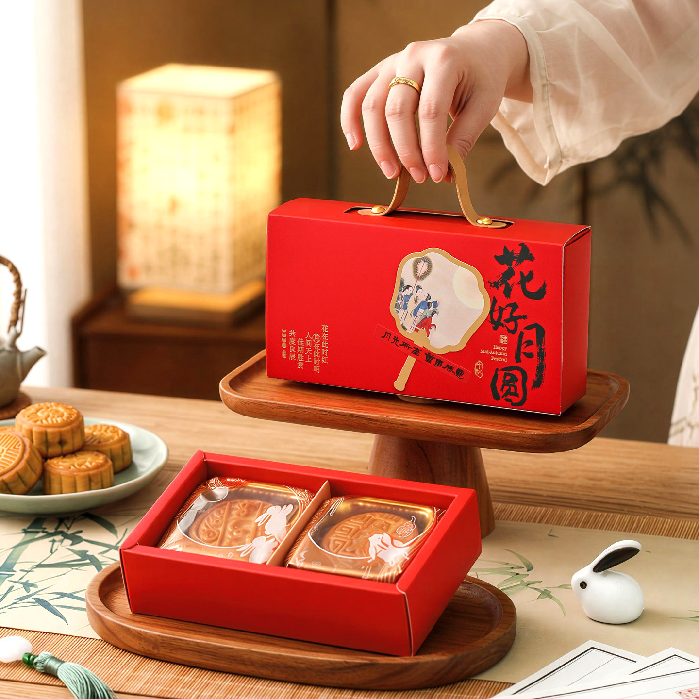 2026新款中秋节两个月饼礼盒糕点125克包装盒送礼2粒蛋黄酥手提空