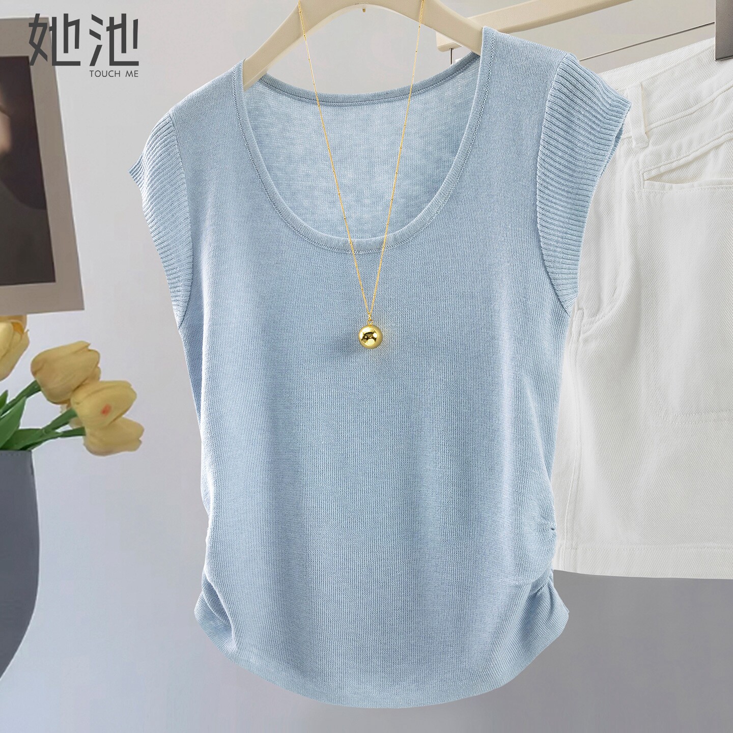 她池简约圆领捏褶收腰短款针织衫