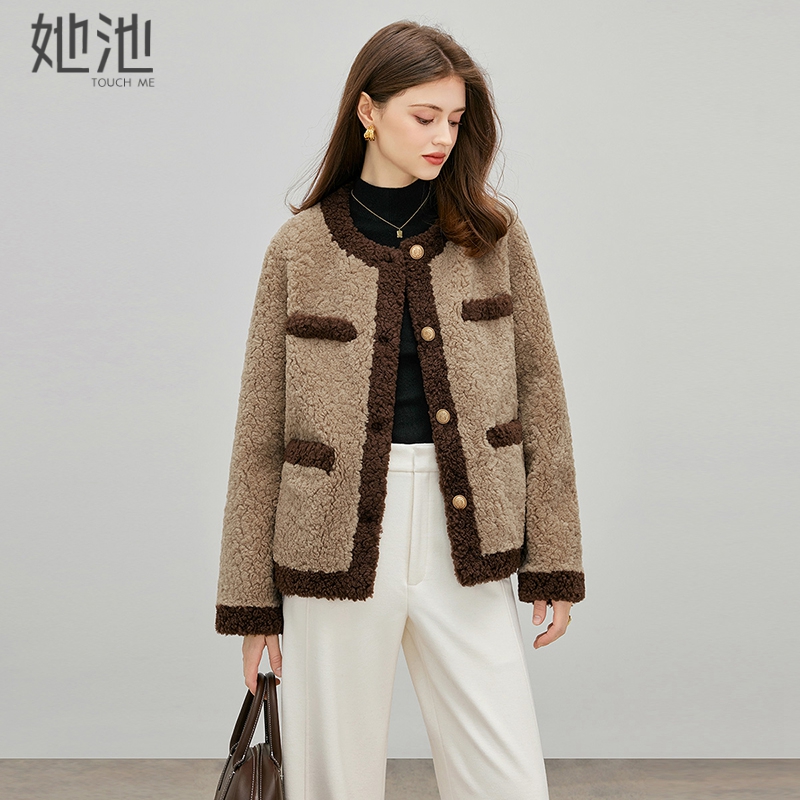 她池慵懒风短款撞色拼接外套