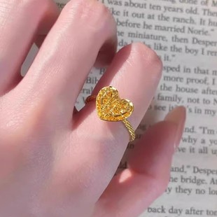 香港雪禧轻奢金包银拉丝爱心小方糖戒指女开口调节送老婆女友礼物