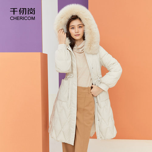 千仞岗新款女士连帽大毛领羽绒服