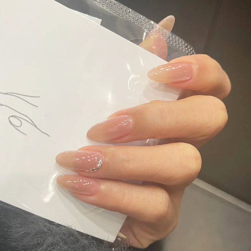 纯手工裸色穿戴甲中长款拍婚纱照