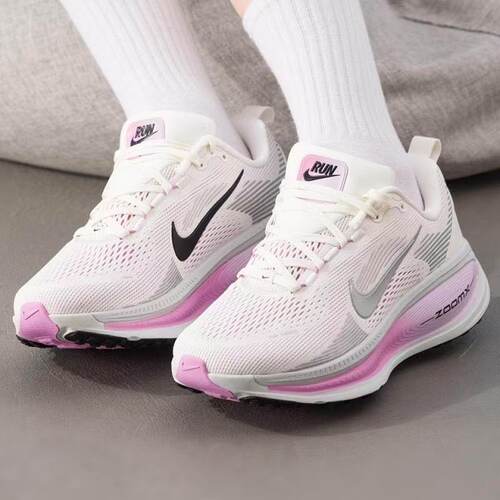 Nike耐克女鞋 VOMERO 18 透气缓震舒适运动跑步鞋IM2503-133