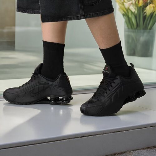 NIKE/耐克女子SHOX R4缓震气柱低帮耐磨运动休闲鞋AR3565-004