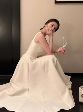 | 赫本裙 dio*秀款精仿丝毛光泽感收腰吊带连衣裙礼服