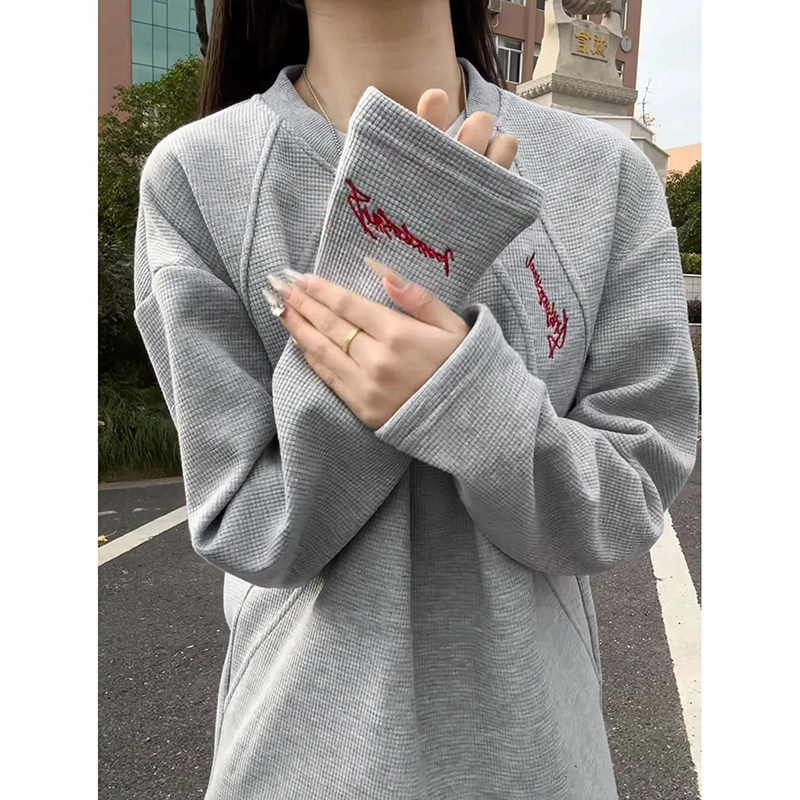 浅灰色美式刺绣长袖t恤男款春秋青少年卫衣高级感内搭打底衫