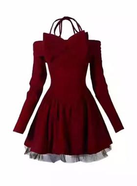 《微醺双重奏》挂脖丝绒连衣裙女秋冬打底裙红色圣诞新年战袍裙子