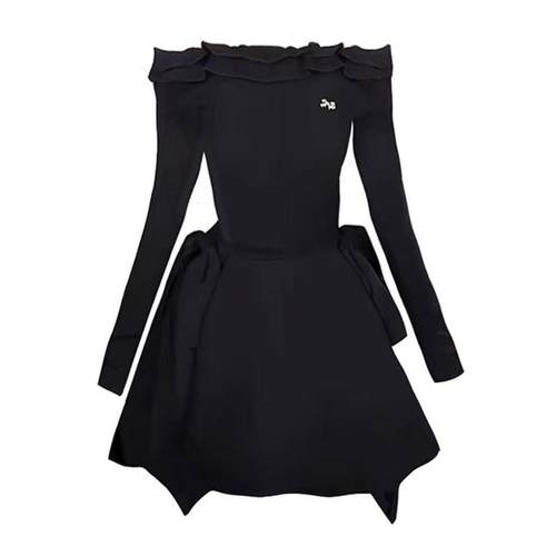 纯欲风性感一字肩长袖连衣裙