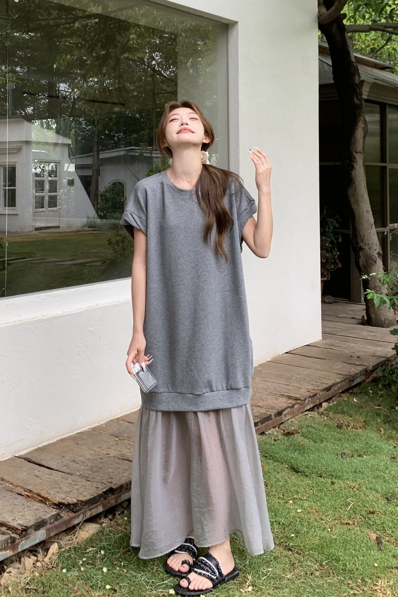 独特漂亮黑色无袖卫衣连衣裙女夏慵懒松弛感鱼尾背心长裙假两件套,女装连衣裙,Yologo