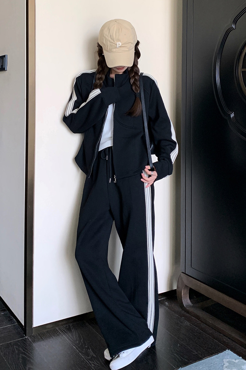 黑色韩系休闲运动女2025开春新款超火减龄宽松卫衣卫裤,女装运动套装,Yologo