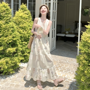 蕾丝拼接碎花无袖连衣裙女夏2025新款设计感温柔风小清新背心裙图片
