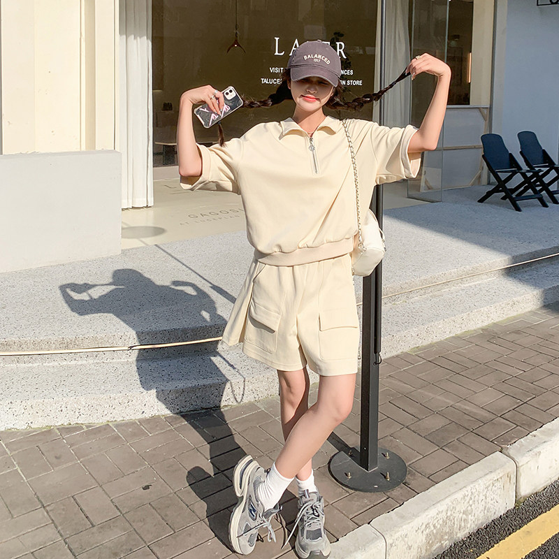 元气少女感穿搭上衣套装女夏超火好看高级感休闲风时髦短裤两件套,女装运动套装,Yologo