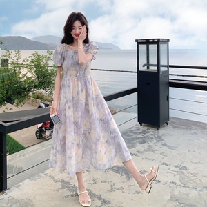 法式温柔甜美度假A字裙女2025夏季绝美紫色碎花晕染泡泡袖连衣裙图片