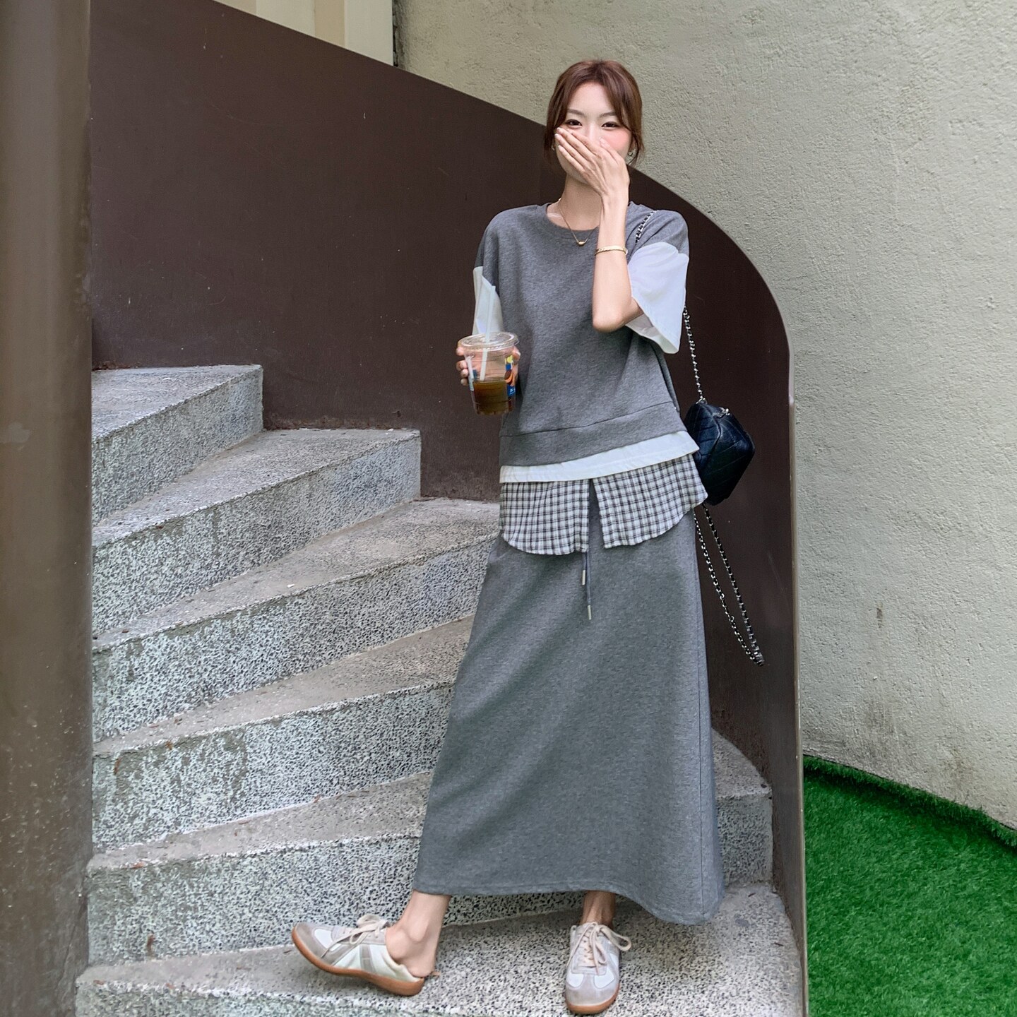灰色假两件薄款短袖卫衣T恤套装裙女夏2025新款爆款半身裙两件套,女装套装/套裙,Yologo