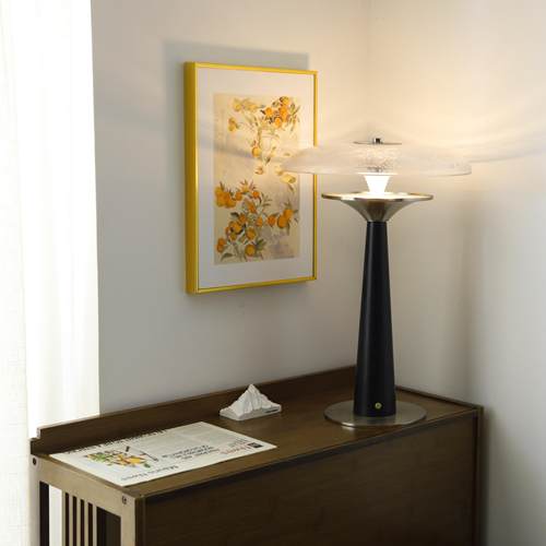 现代简约工业风触摸充电台灯