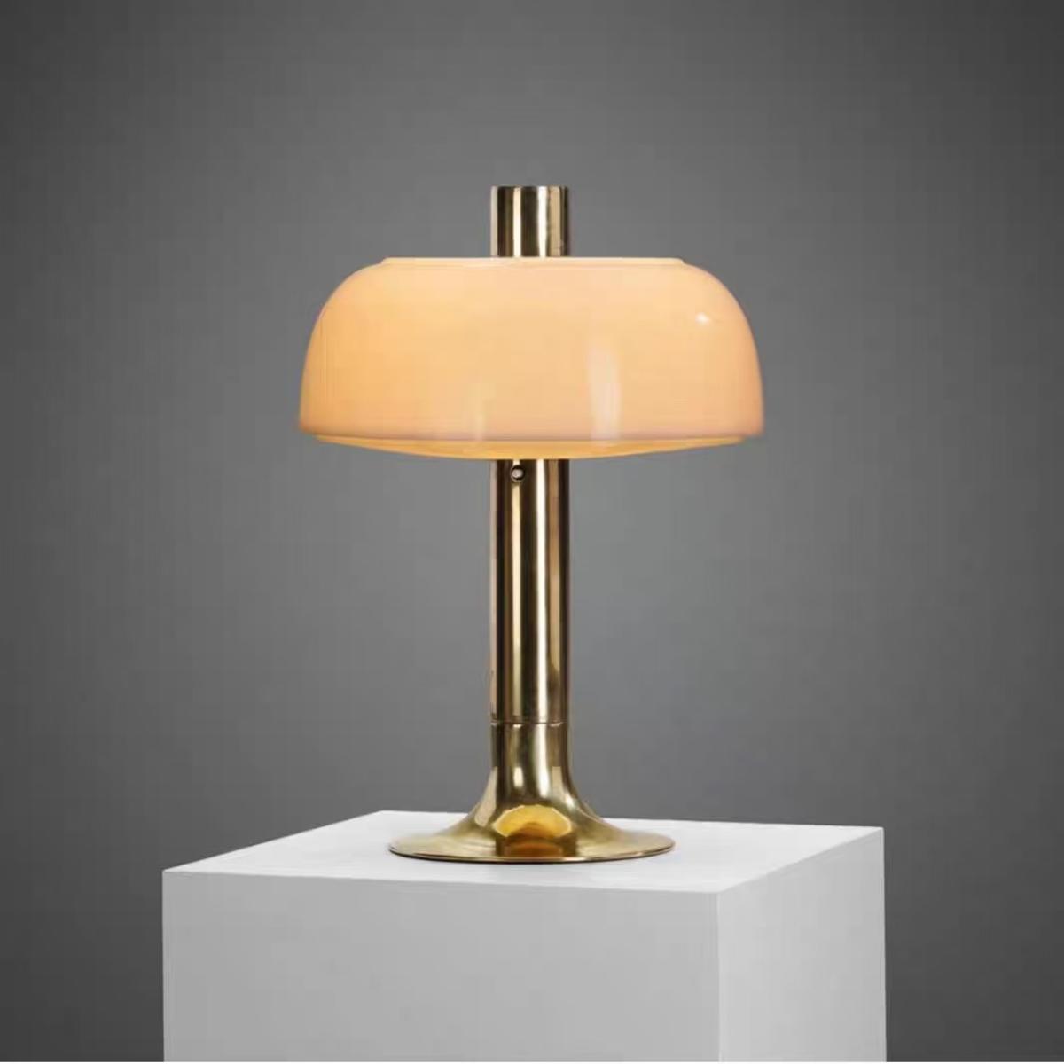 北欧现代简约铁艺玻璃台灯