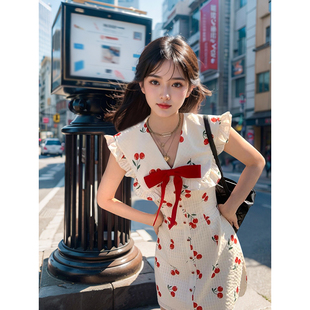 酒渍樱桃 韩系少女花边V领连衣裙2025春夏轻奢简约小裙子通勤短款