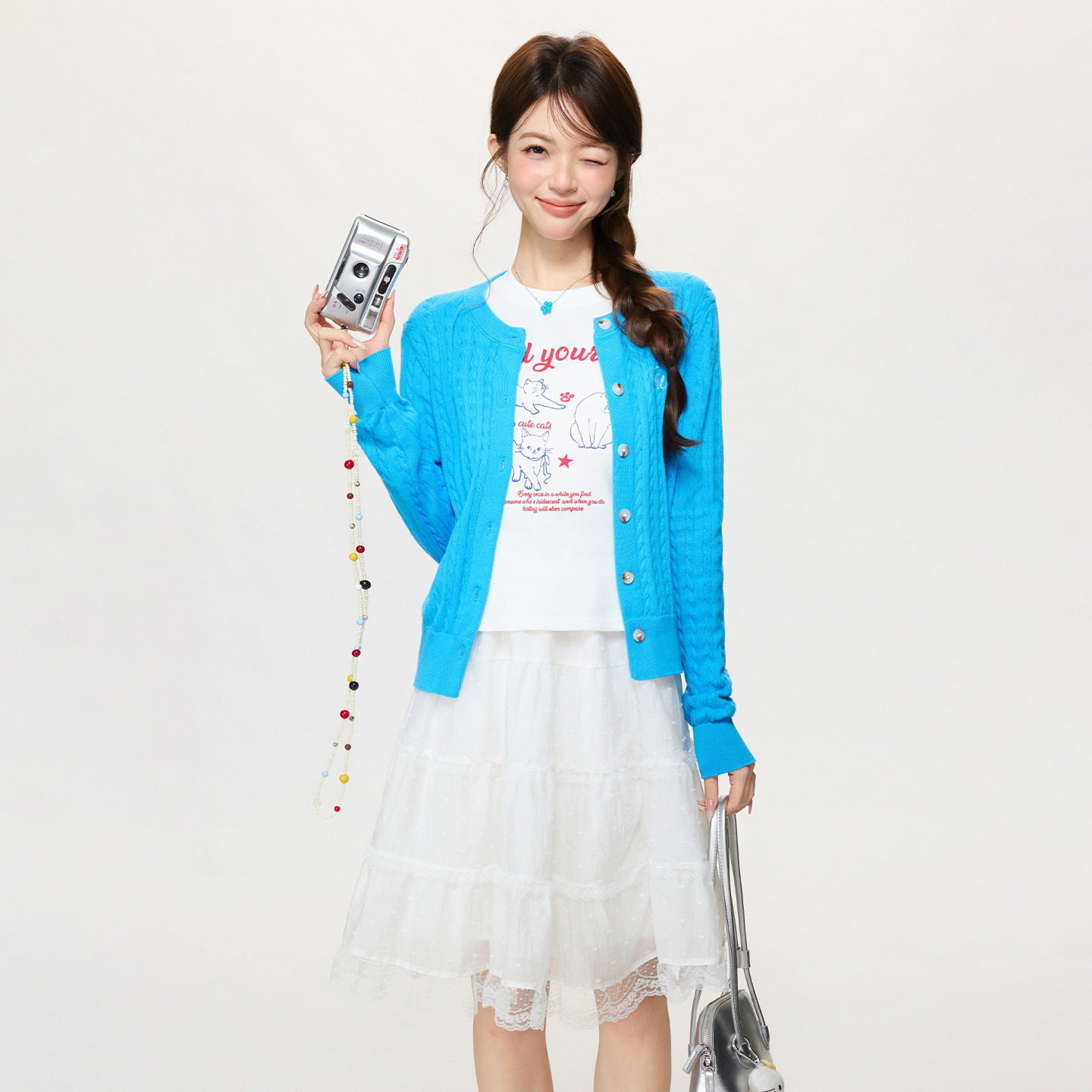 蓝色圆领麻花纹刺绣针织开衫女春季新款长袖修身显瘦毛衣外套上衣