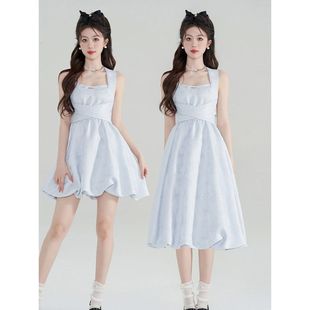 设计感小众纯色背带连衣裙女夏季2024新款露背蓬蓬公主花苞长短裙