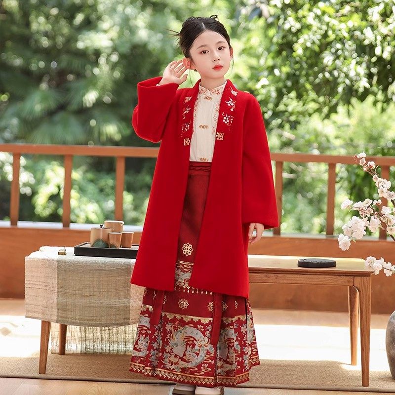 毛呢大衣马面裙汉服2024年冬季