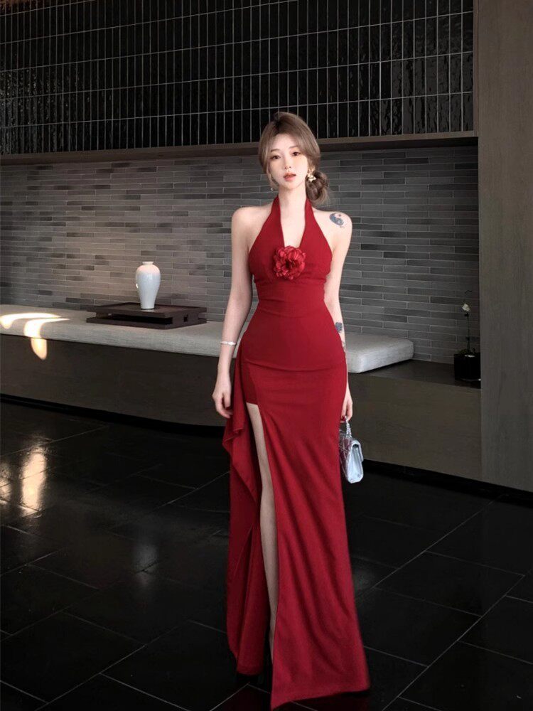 红色立体花朵挂脖连衣裙女夏季修身礼服长裙纯欲收腰开叉包臀
