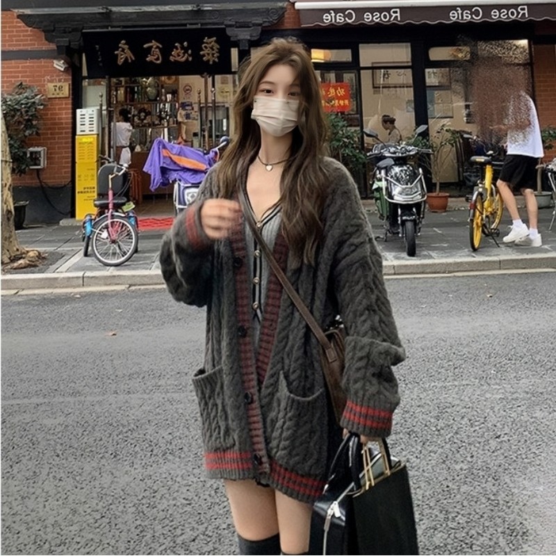 慵懒风拼色麻花毛衣秋冬加厚外套女复古宽松大版中长款针织开衫潮