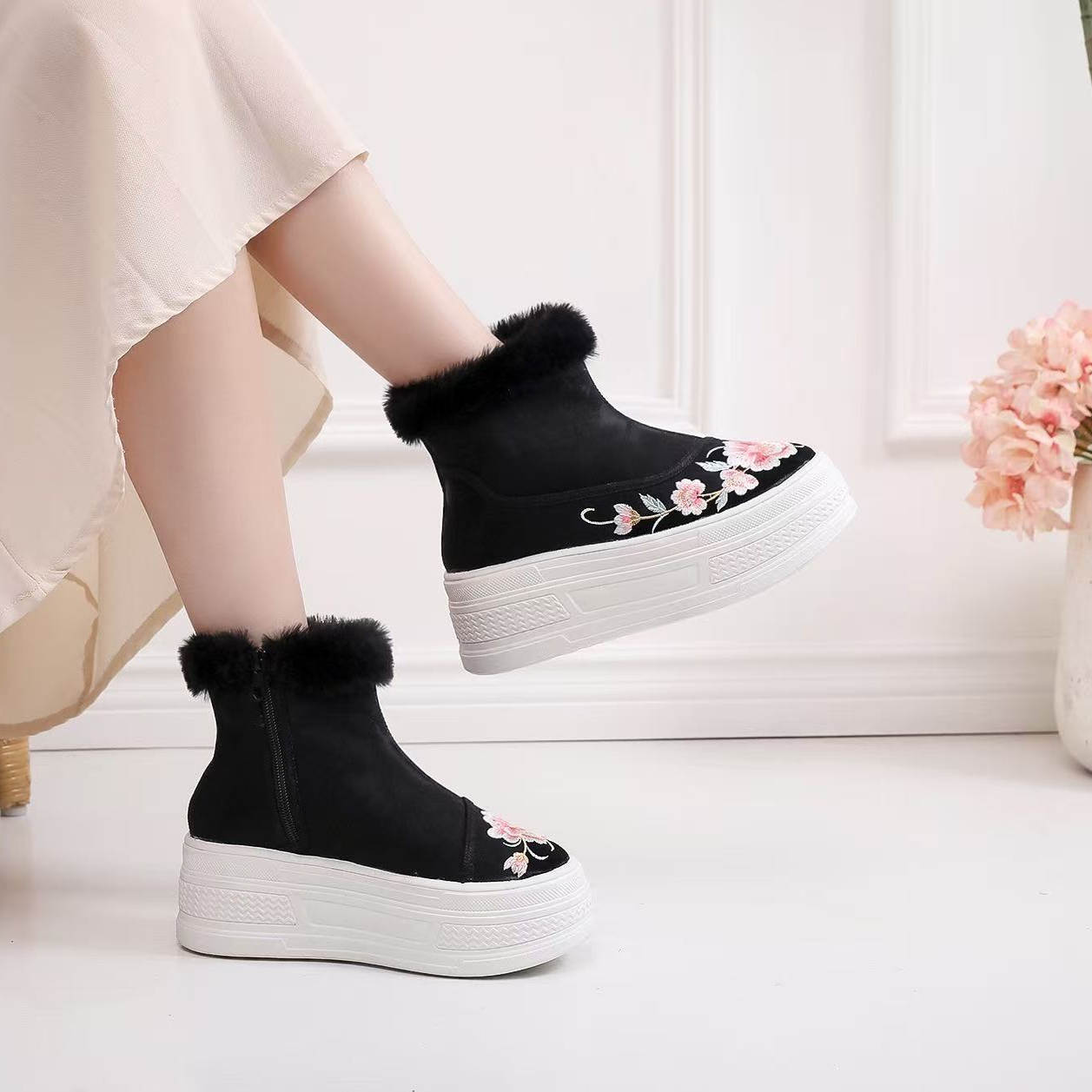 老北京松糕底民族风绣花鞋