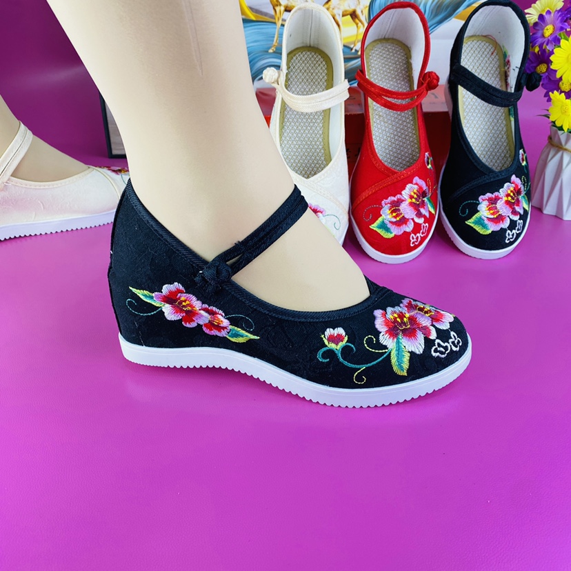 新款老北京布鞋女坡跟内增高民族风绣花鞋广场跳舞妈妈鞋汉服女鞋