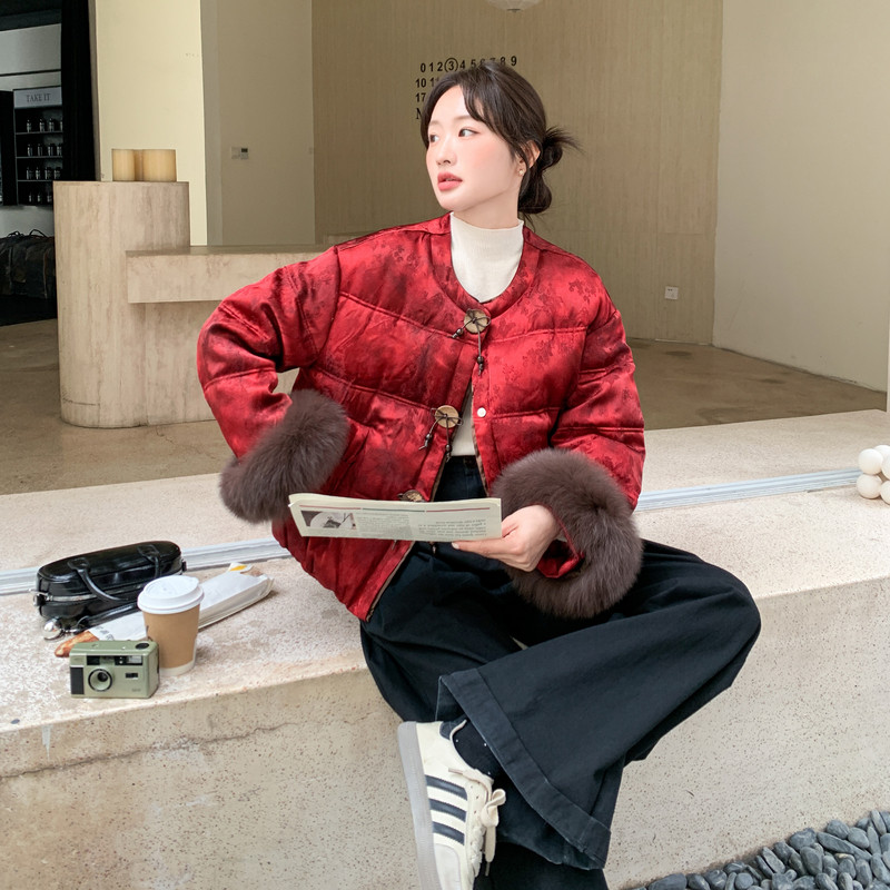 【现货】新中式暗纹提花狐狸真毛袖鹅绒服B001-M200P415控588,女装羽绒服,依依服饰