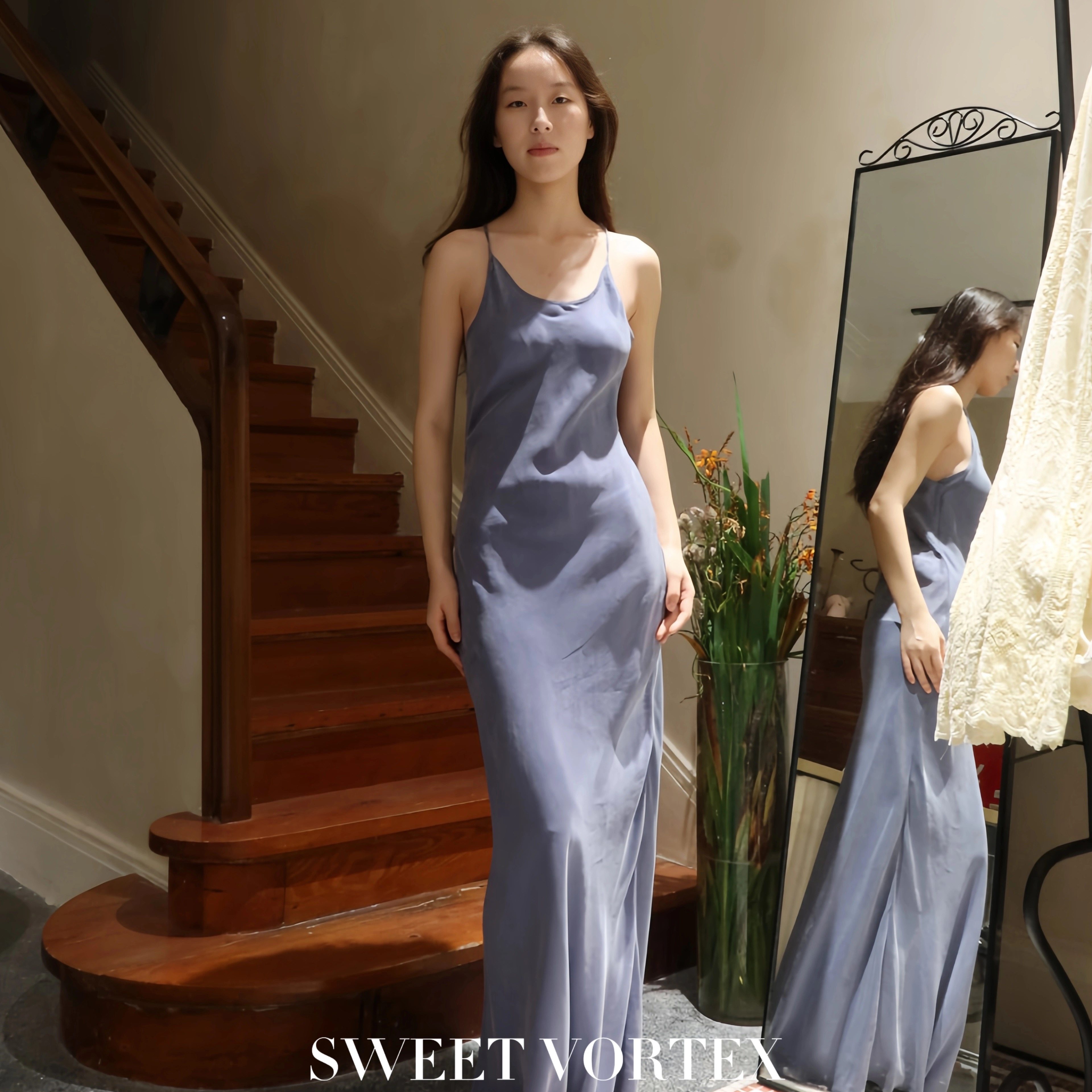 Deplumer 25春夏 新款雾霾蓝绒面铜氨丝纽结露背斜裁吊带连衣裙